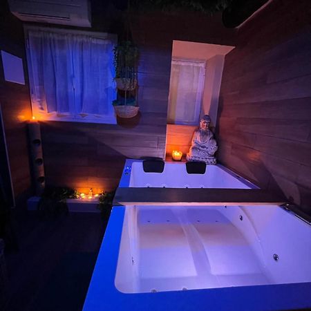 شقة Le Balneo Jacuzzi Vieil Antibes Safranier المظهر الخارجي الصورة