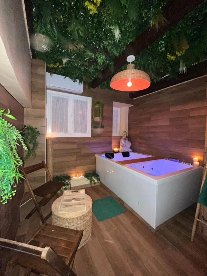 شقة Le Balneo Jacuzzi Vieil Antibes Safranier المظهر الخارجي الصورة