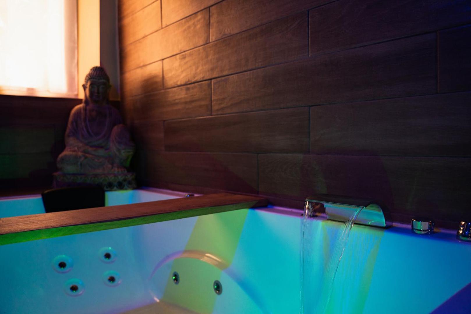 شقة Le Balneo Jacuzzi Vieil Antibes Safranier المظهر الخارجي الصورة