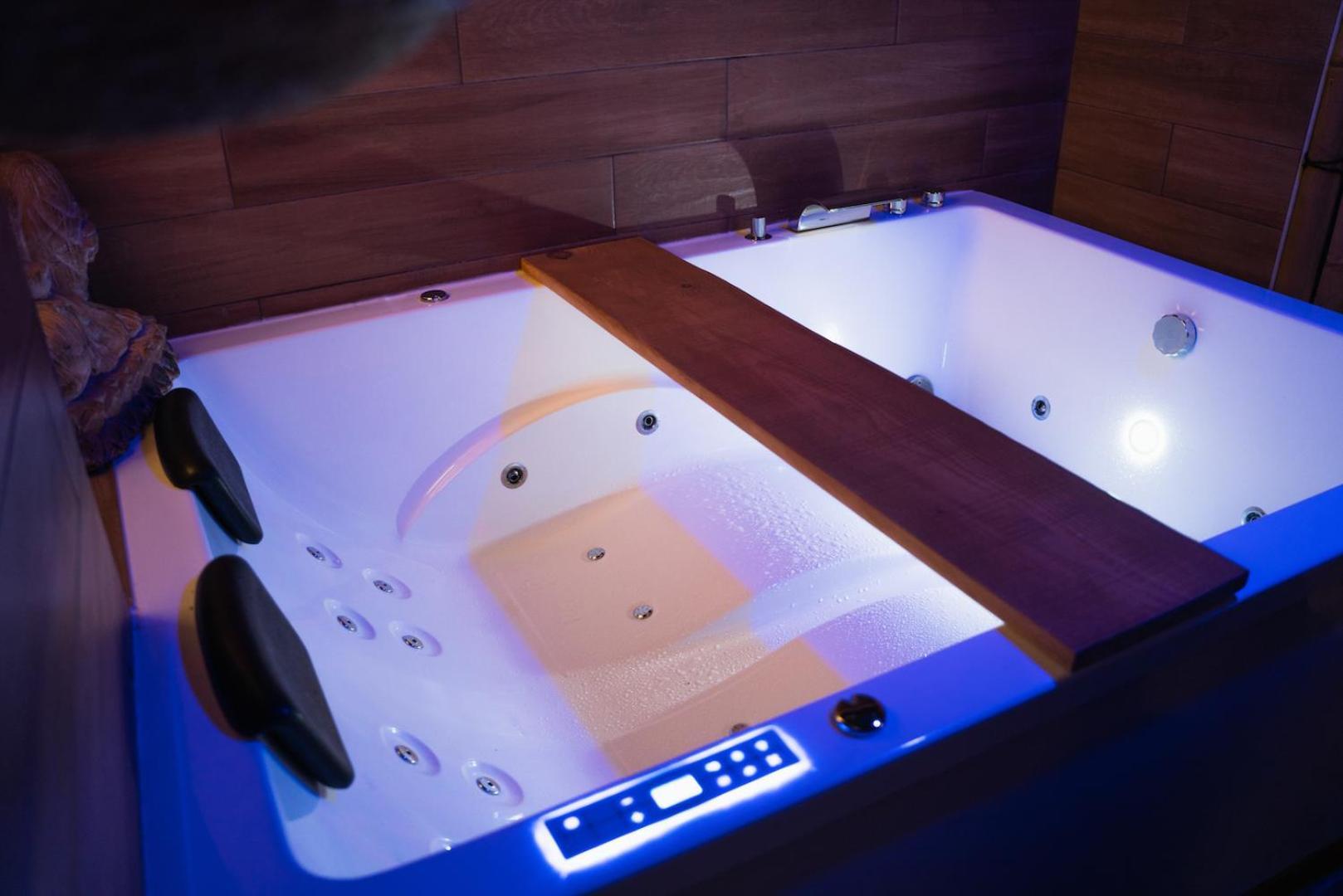 شقة Le Balneo Jacuzzi Vieil Antibes Safranier المظهر الخارجي الصورة